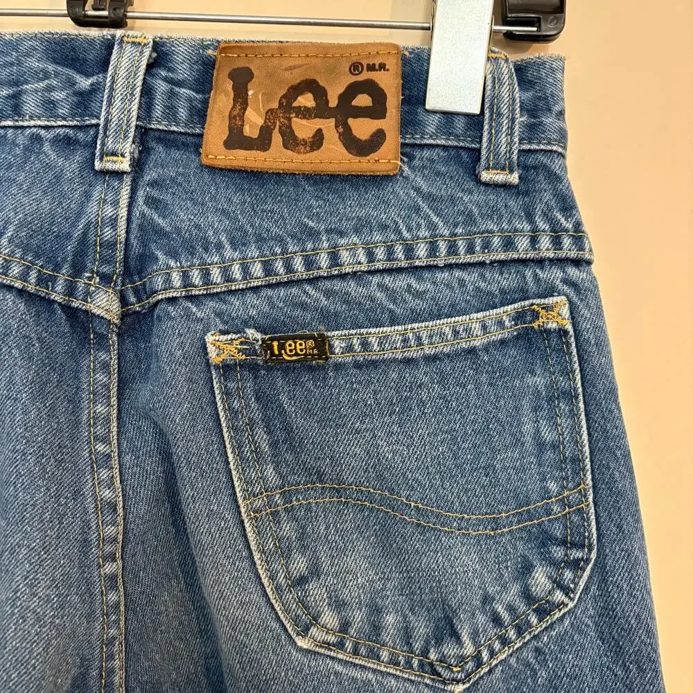Vintage 80s Lee Riders Jeans 28x34 Measures 27x31 Medium Wash USA Made Denim